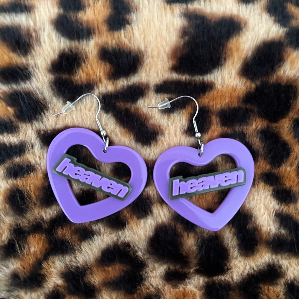 MARC JACOBS HEAVEN
Heart Earrings - Picture 2 of 3